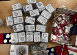 Customs seize 484 silver coins and one gold coin at Delhi airport Customs seize 484 silver coins and one gold coin at Delhi airport