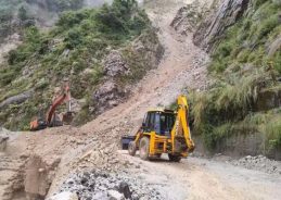 Rescue operation underway to evacuate 179 stranded trekkers in Uttarakhand