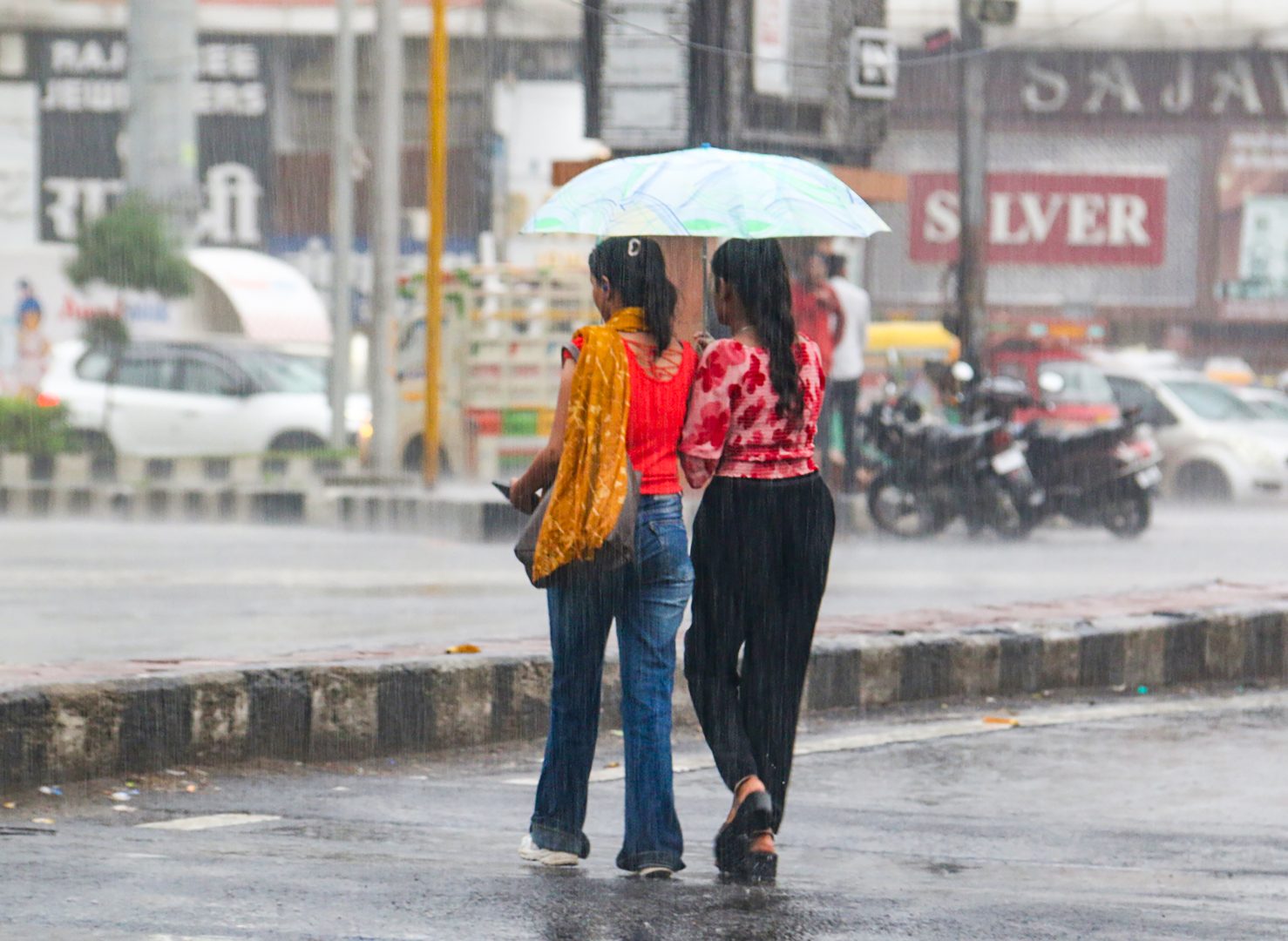 दक्षिण-पश्चिम मॉनसून की वापसी शुरू होने से पहले, 12 से 21 सितंबर के बीच केन्‍द्रीय, दक्षिणी, पूर्वी और पश्चिमी भारत के बड़े हिस्सों में तेज बारिश की आशंका