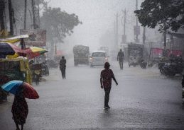 Continuous heavy rainfall disrupts normal life in Uttar Pradesh