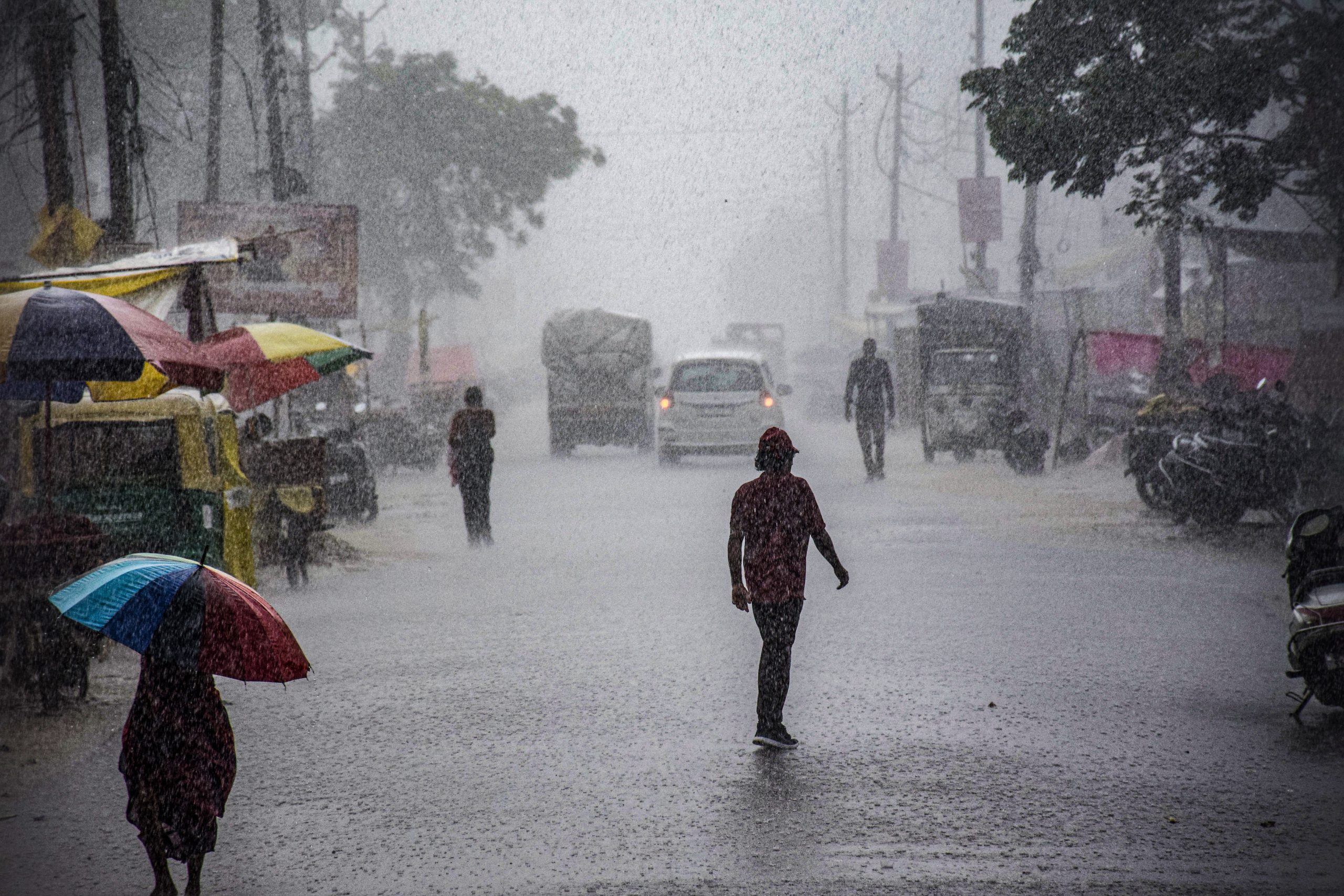 Continuous heavy rainfall disrupts normal life in Uttar Pradesh