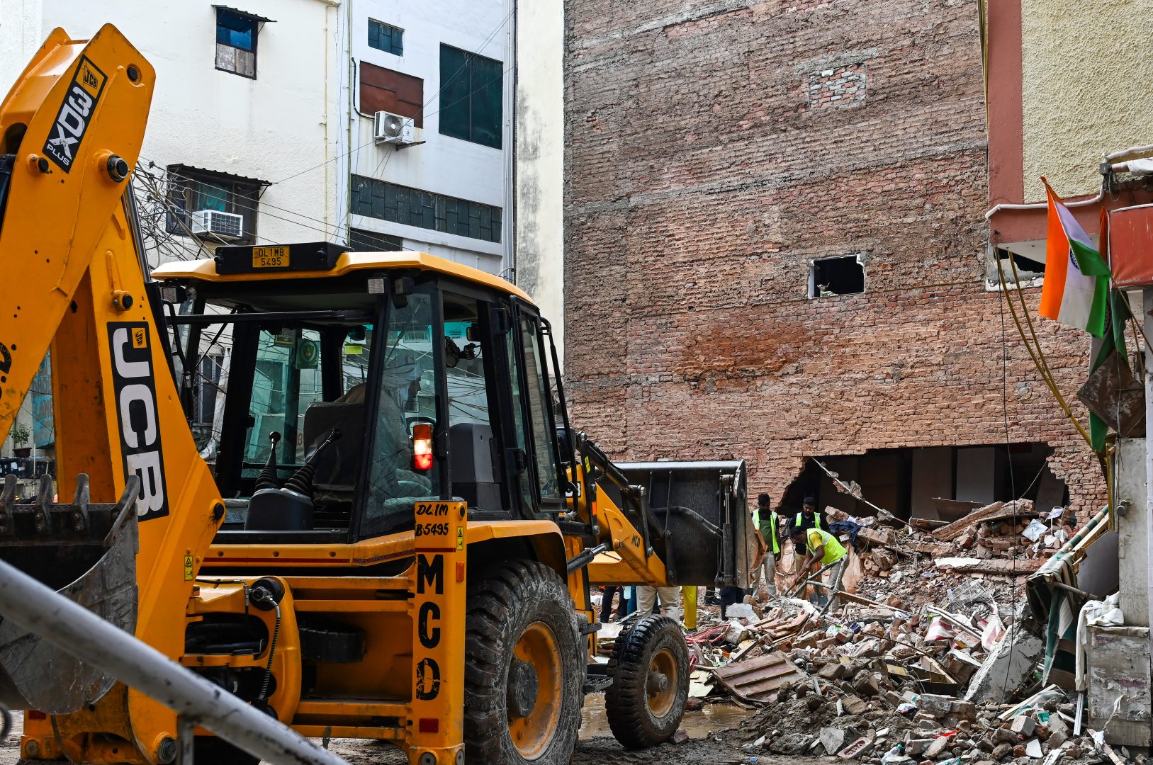 Delhi Police arrests 3 members of family that owned collapsed building in Sayta Niketan area of national capital
