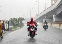 Heavy rain affects normal life across Bihar; IMD issues warning for several districts