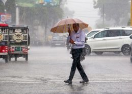 IMD issues red alert very heavy rainfall in Gujarat region today
