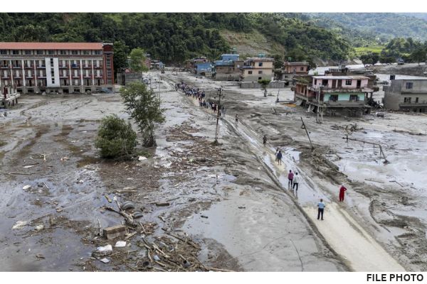 नेपाल बाढ़: राहत और तलाशी अभियान जारी, करीब 6 हजार लोग अब भी लापता