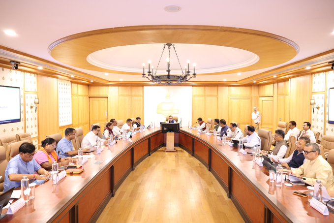 অক্টোবৰত পূজাৰ বিশেষ ধন হিচাপে অৰুণোদয় আঁচনিৰ হিতাধিকাৰীসকলক ১৫০০ টকাকৈ প্ৰদানৰ বাবে মন্ত্ৰীসভাৰ সিদ্ধান্ত