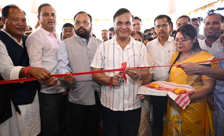 মুখ্যমন্ত্রী ড০ হিমন্ত বিশ্ব শৰ্মাৰ যোৰহাটৰ চিনামৰাত নৱনির্মিত জিলা আয়ুক্তৰ কাৰ্যালয় উদ্বোধন