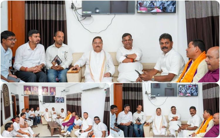 শিলচৰ পৌৰ নিগম নিৰ্বাচনত বিজেপি প্রার্থীৰ হৈ প্ৰচাৰ চলাবলৈ শিলচৰত উপস্থিত ৰাজ্যিক বিজেপিৰ সভাপতি দিলীপ শ‍ইকীয়া