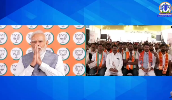 PM Modi interacts with participants of Seva Yatra