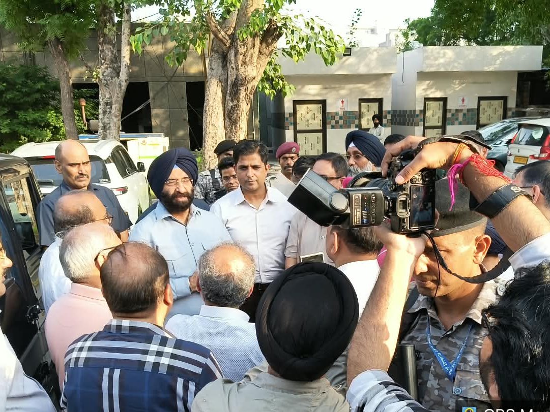 MCD intensifies enforcement drive against dangerous buildings, unauthorised constructions across all 12 zones