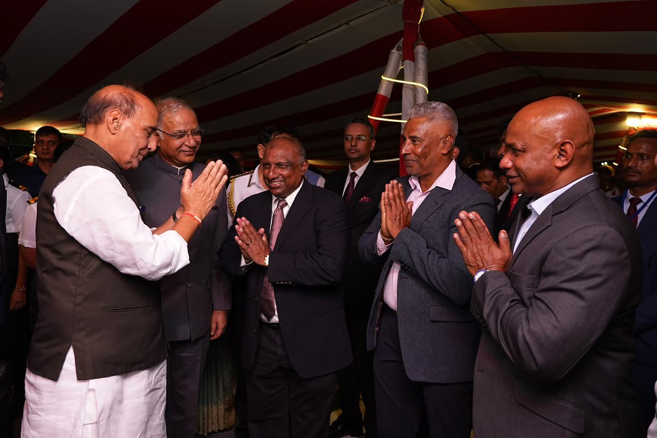 Defence Minister Rajnath Singh meets former Sri Lankan cricketers in Colombo