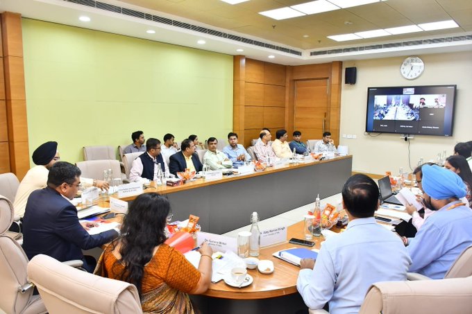 भारत और अफगानिस्तान ने व्यापार सहयोग मजबूत करने के उपायों की समीक्षा के लिए की बैठक