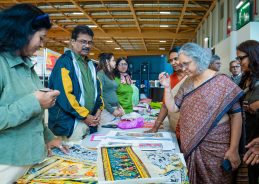 Textiles Ministry Secretary holds discussions with European, French textile representatives in Paris