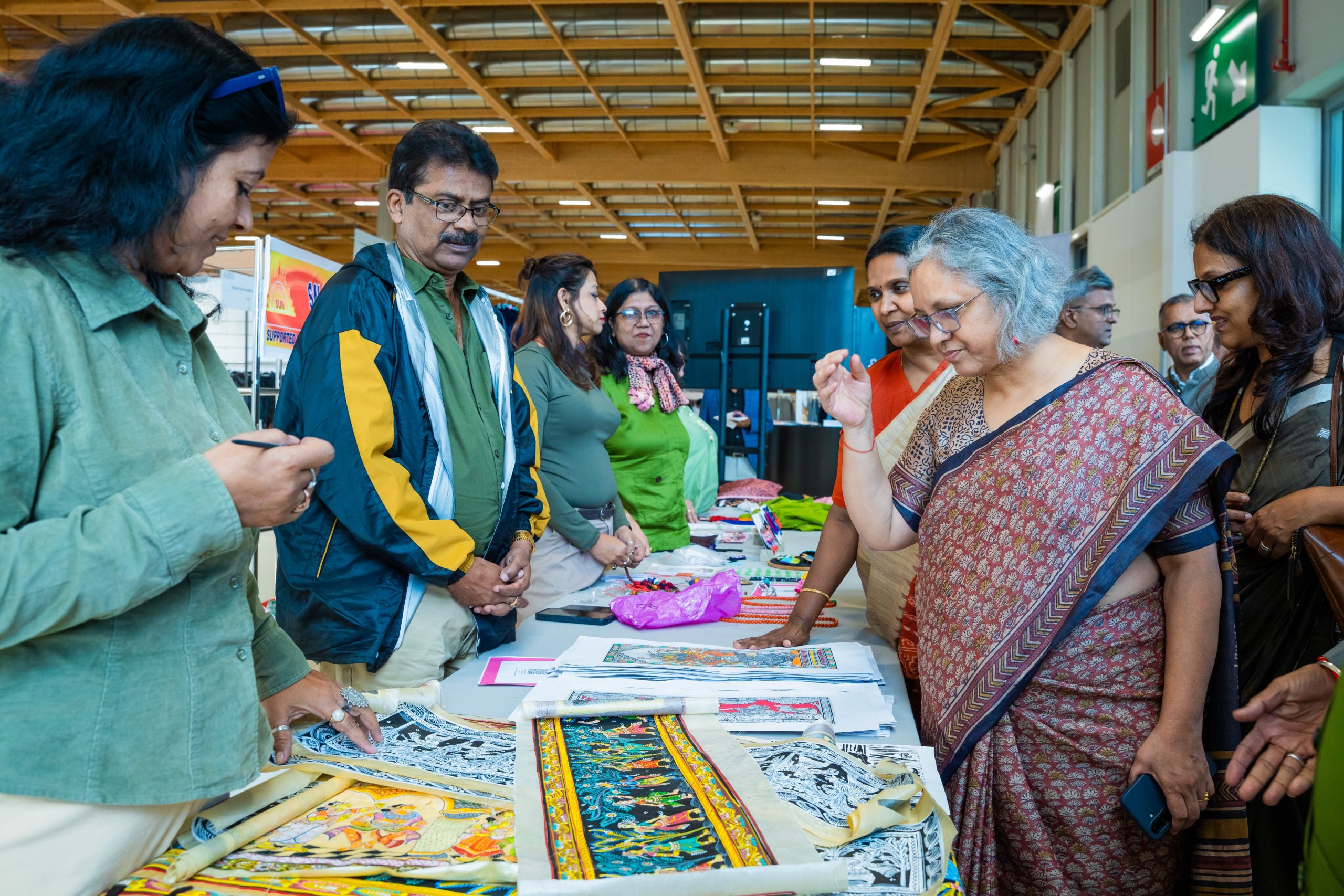 Textiles Ministry Secretary holds discussions with European, French textile representatives in Paris