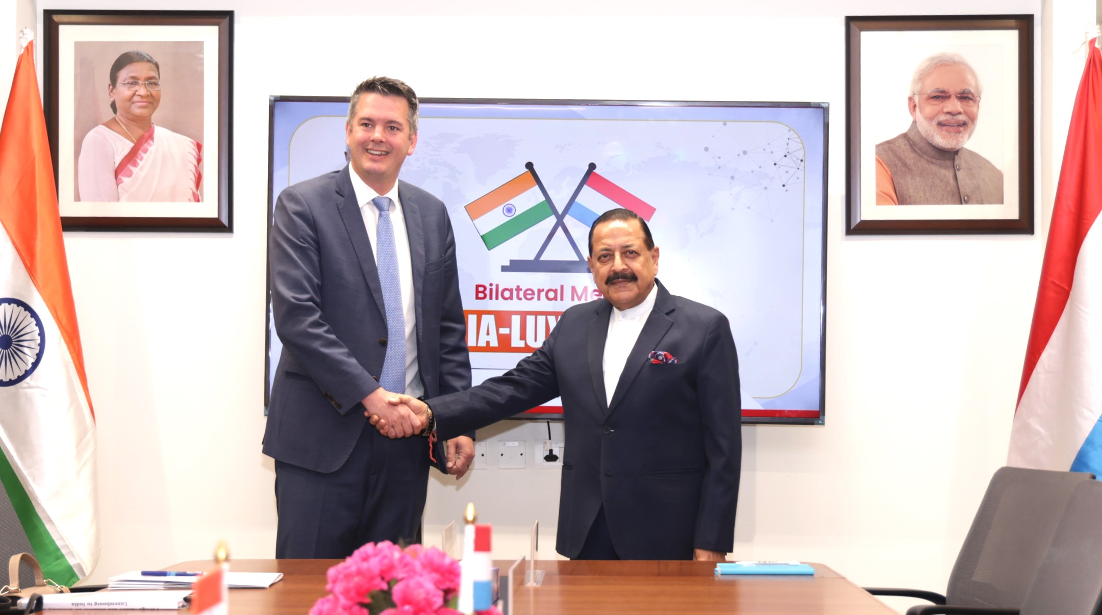 लक्जमबर्ग के पर्यटन मंत्री लेक्स डेल्स ने नई दिल्ली में विज्ञान और प्रौद्योगिकी मंत्री जितेंद्र सिंह से मुलाकात की