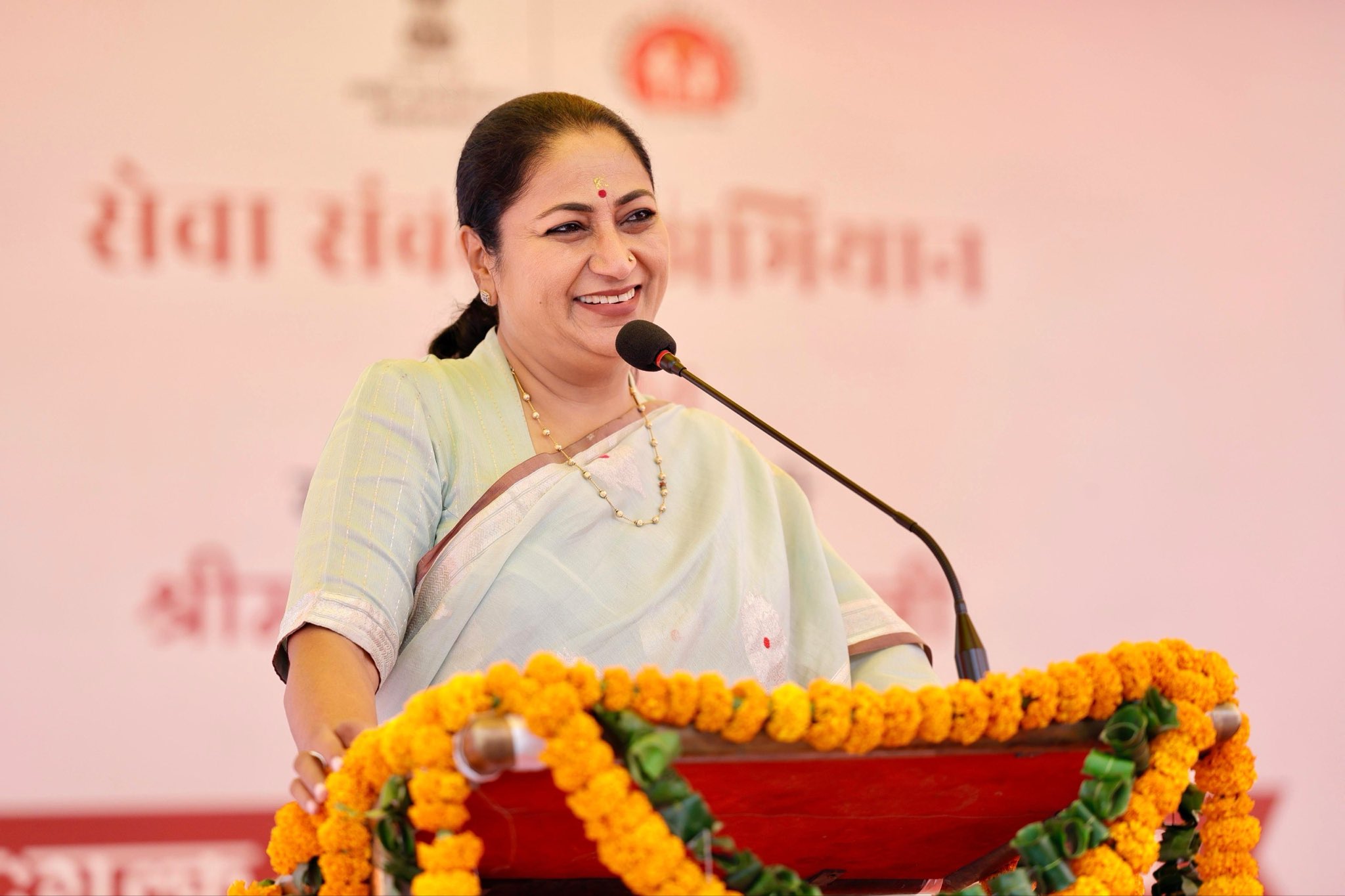 दिल्ली की मुख्यमंत्री ने हैदरपुर स्थित आयुर्वेदिक अस्पताल में निःशुल्क मेगा हेल्थ चेकअप कैंप का किया शुभारंभ
