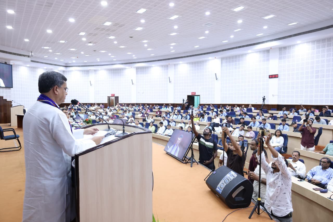 इंजीनियरिंग केवल पेशा नहीं, बल्कि विकास के प्रति समर्पित लोगों के प्रयासों और बलिदानों का प्रतीक: मुख्यमंत्री डॉ. माणिक साहा