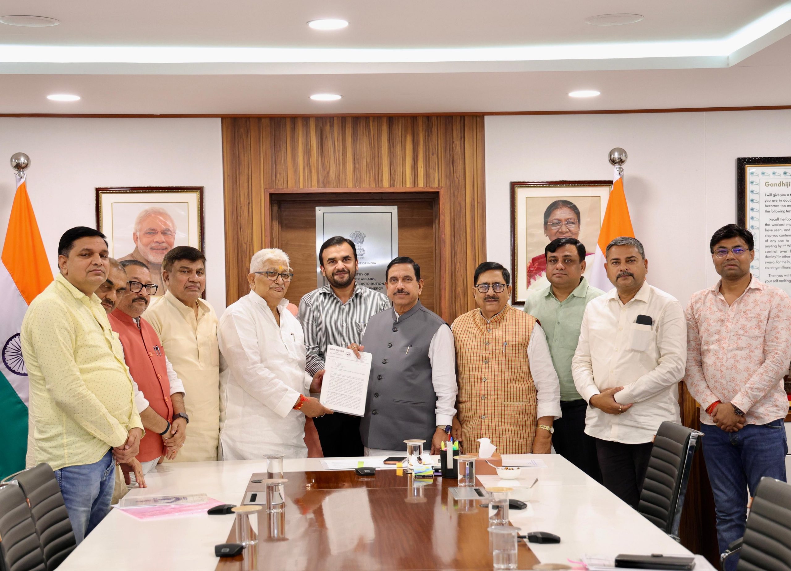 केंद्रीय मंत्री प्रल्हाद जोशी ने बिहार में सहकारी समितियों के लिए समर्थन को मजबूत करने पर की चर्चा