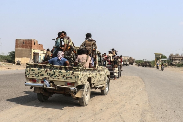 Houthi forces’ advance to Bab-el-Mandeb Strait raises concerns over global shipping and energy supplies