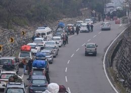 J&K sets 25-year operational limit for commercial, passenger vehicles to curb pollution and strengthen road safety J&K sets 25-year operational limit for commercial, passenger vehicles to curb pollution and strengthen road safety