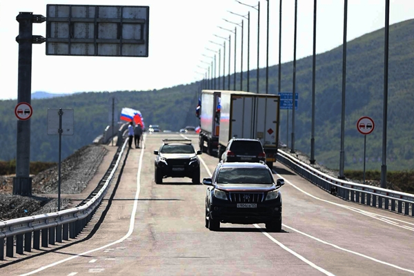 First road bridge opened between Russia and North Korea