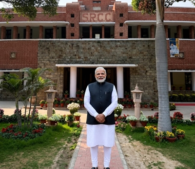 নতুন দিল্লীৰ শ্ৰীৰাম কলেজ অৱ কমাৰ্চৰ শতবার্ষিকী উদযাপন কাৰ্যসূচীত প্রধানমন্ত্ৰী নৰেন্দ্ৰ মোদী