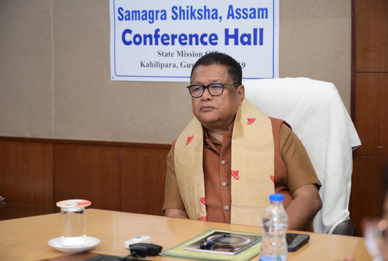 বিভিন্ন আঁচনিৰ সুবিধা লাভৰ বাবে শিক্ষানুষ্ঠানত ৭০ শতাংশ উপস্থিতি বাধ্যতামূলক বুলি শিক্ষামন্ত্ৰীৰ ঘোষণা