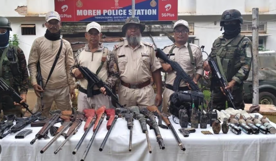 मणिपुर में भारत-म्यांमार सीमा के पास असम राइफल्स ने भारी मात्रा में हथियार बरामद किए