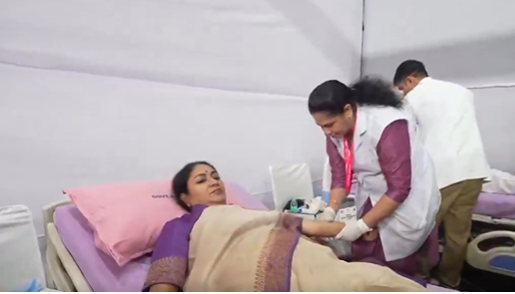 दिल्ली सरकार ने त्यागराज स्टेडियम में मेगा रक्तदान शिविर किया आयोजित