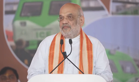 কেন্দ্রীয় গৃহ আৰু সমবায় মন্ত্রী অমিত শ্বাহে গুজৰাটৰ সবৰমতীত কেইবাটাও ৰে’ল উন্নয়ন প্রকল্প মুকলি কৰে
