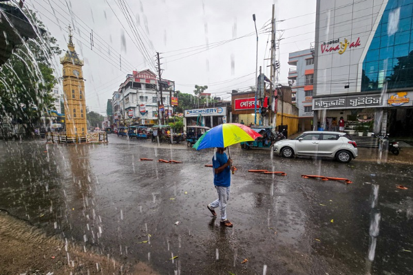 पश्चिम बंगाल के ज्यादातर हिस्सों में बारिश की संभावना, कई इलाकों में भारी बारिश का अनुमान