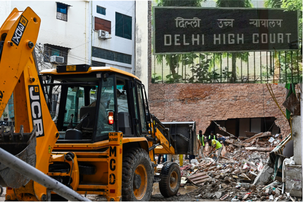 दिल्ली उच्च न्यायालय ने राजधानी के सत्य निकेतन में हुए भवन हादसे को बेहद दुर्भाग्यपूर्ण बताया