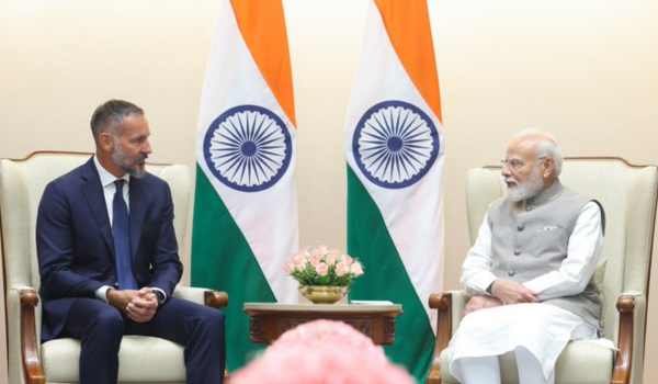 प्रधानमंत्री मोदी ने प्रिंस रहीम आगा खान पंचम से मुलाकात की