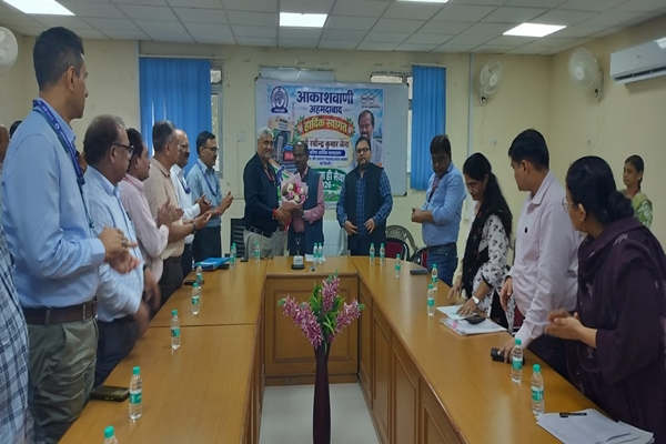 ‘Swachhta Hi Seva’: Senior Economic Advisor Rabindra Kumar Jena Visits Akashvani Ahmedabad