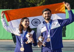 Asian Games: Anantjeet Singh Naruka, Parinaaz Dhaliwal win bronze in mixed skeet team event Asian Games: Anantjeet Singh Naruka, Parinaaz Dhaliwal win bronze in mixed skeet team event