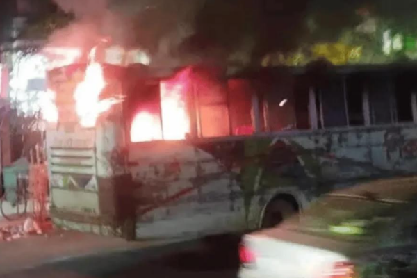 Bangladesh: Multiple crude bombs explode at crossroads in Dhaka’s Jatrabari