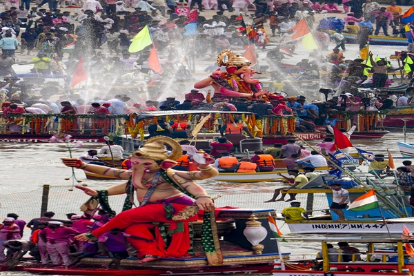 Mumbai bids farewell to iconic Lalbaugcha Raja and Chinchpokhlicha Chintamani idols
