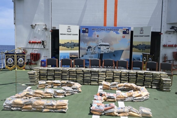 Gujarat ATS, Coast Guard arrest 5 Pakistanis off Gujarat coast; seize 526 kg of drugs