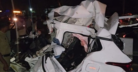 Keralam: Eight killed in car-lorry collision in Thrissur district