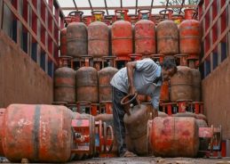Biometric Aadhaar Authentication Mandatory for Subsidised LPG Refills From October 1 Biometric Aadhaar Authentication Mandatory for Subsidised LPG Refills From October 1