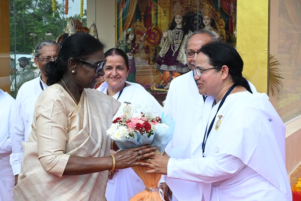 President Murmu inaugurates Global Spiritual Palace Retreat Centre in Vadodara