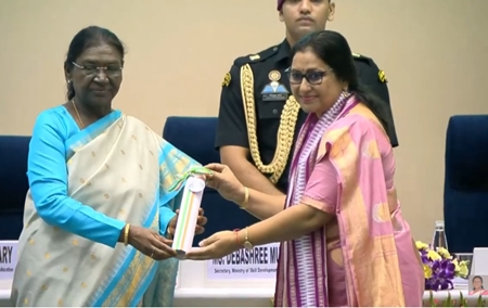 President Droupadi Murmu says Viksit Bharat will only be possible with quality education; Confers National Awards on 48 school teachers