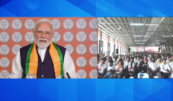 PM Modi interacts with Seva Yatris travelling from Vadnagar to Varanasi