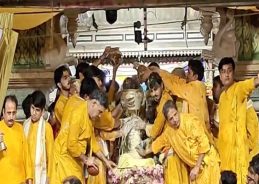 Devotees Throng Temples Across North India to Mark Radha Ashtami Devotees Throng Temples Across North India to Mark Radha Ashtami