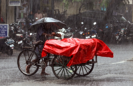 IMD forecasts heavy rainfall in several states