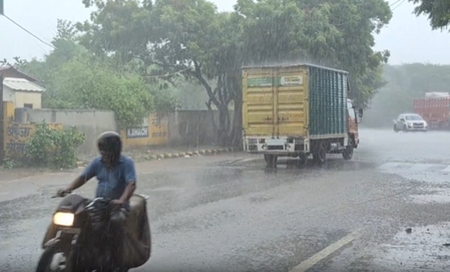 छत्तीसगढ़, तटीय आंध्र प्रदेश, ओडिशा और तेलंगाना में आज मूसलाधार बारिश का अनुमान
