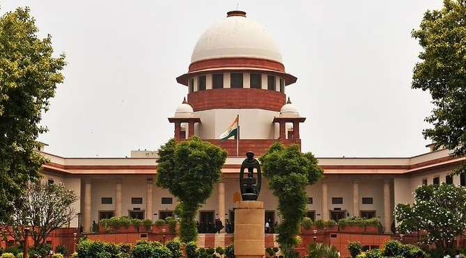 सर्वोच्च न्यायालय ने सरकार से सीबीएसई की त्रि-भाषा नीति से कक्षा 6 के विद्यार्थियों को छूट देने पर विचार करने को कहा