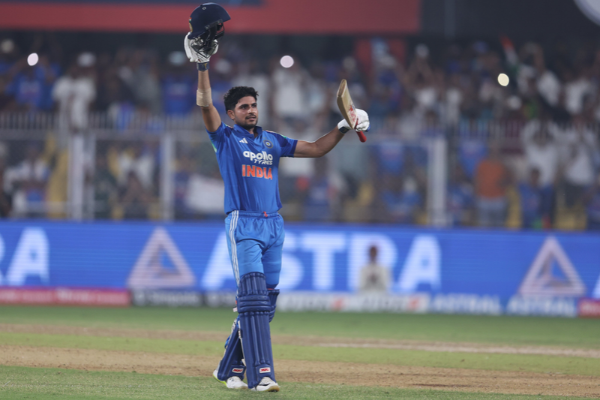 पुरुष क्रिकेट में भारत ने वेस्टइंडीज को 8 विकेट से हराकर 2-0 की अजेय बढ़त हासिल की