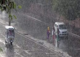Uttarakhand officials on high alert following orange alert for heavy rainfall in 5 districts Uttarakhand officials on high alert following orange alert for heavy rainfall in 5 districts
