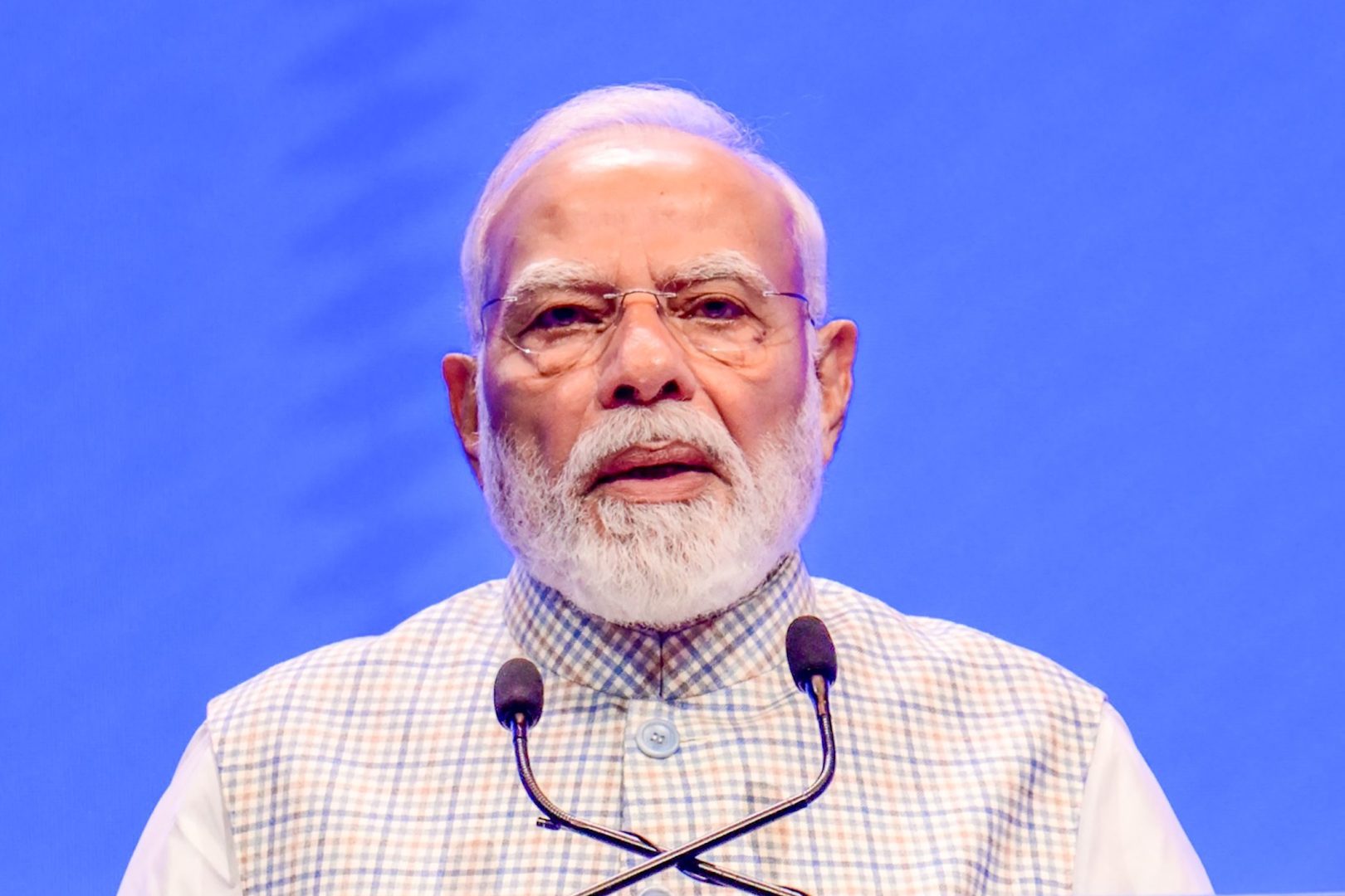प्रधानमंत्री नरेंद्र मोदी आज गुजरात के बनासकांठा में 14 हजार करोड़ रुपये से अधिक की विकास परियोजनाओं का शुभारंभ करेंगे